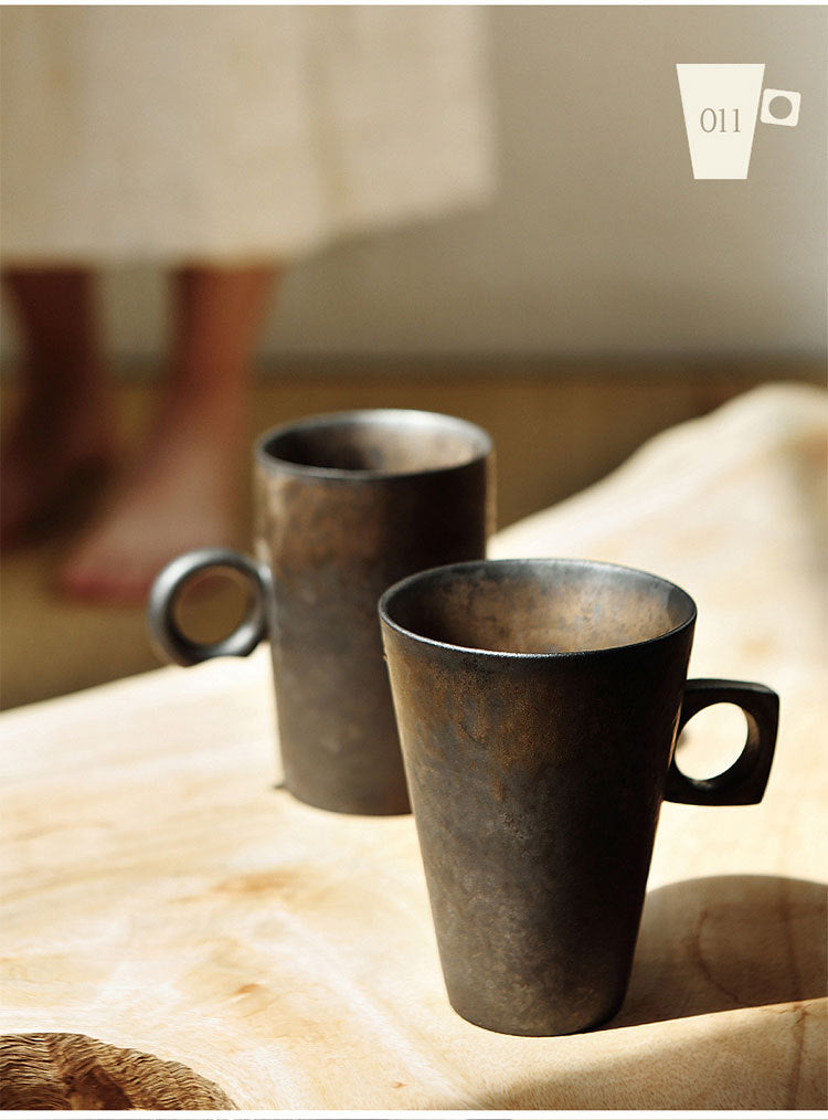 Vergoldete glasierte Teetasse aus Keramik