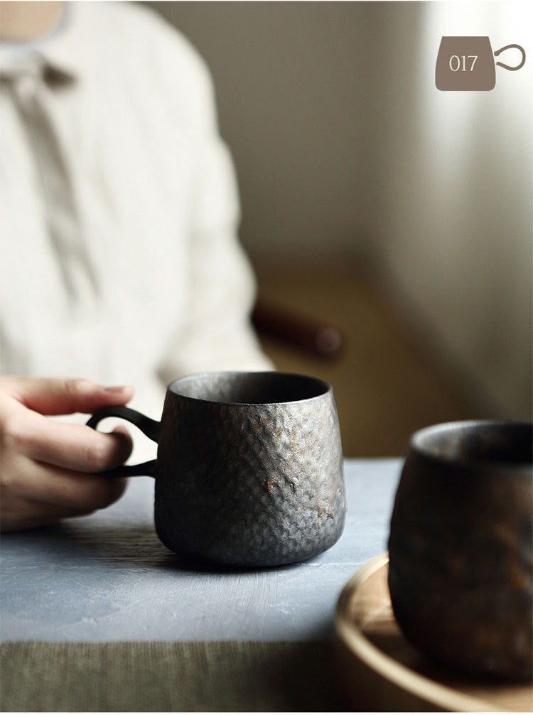 Vergoldete glasierte Teetasse aus Keramik