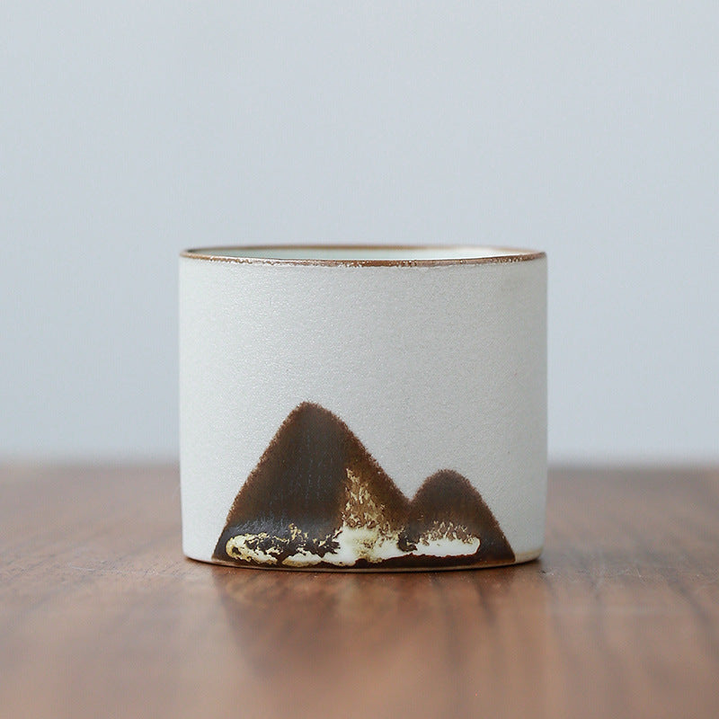 Japanische Keramik-Teetasse „Mountain“.