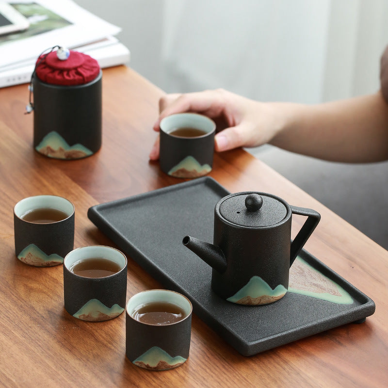 Japanische Keramik-Teetasse „Mountain“.